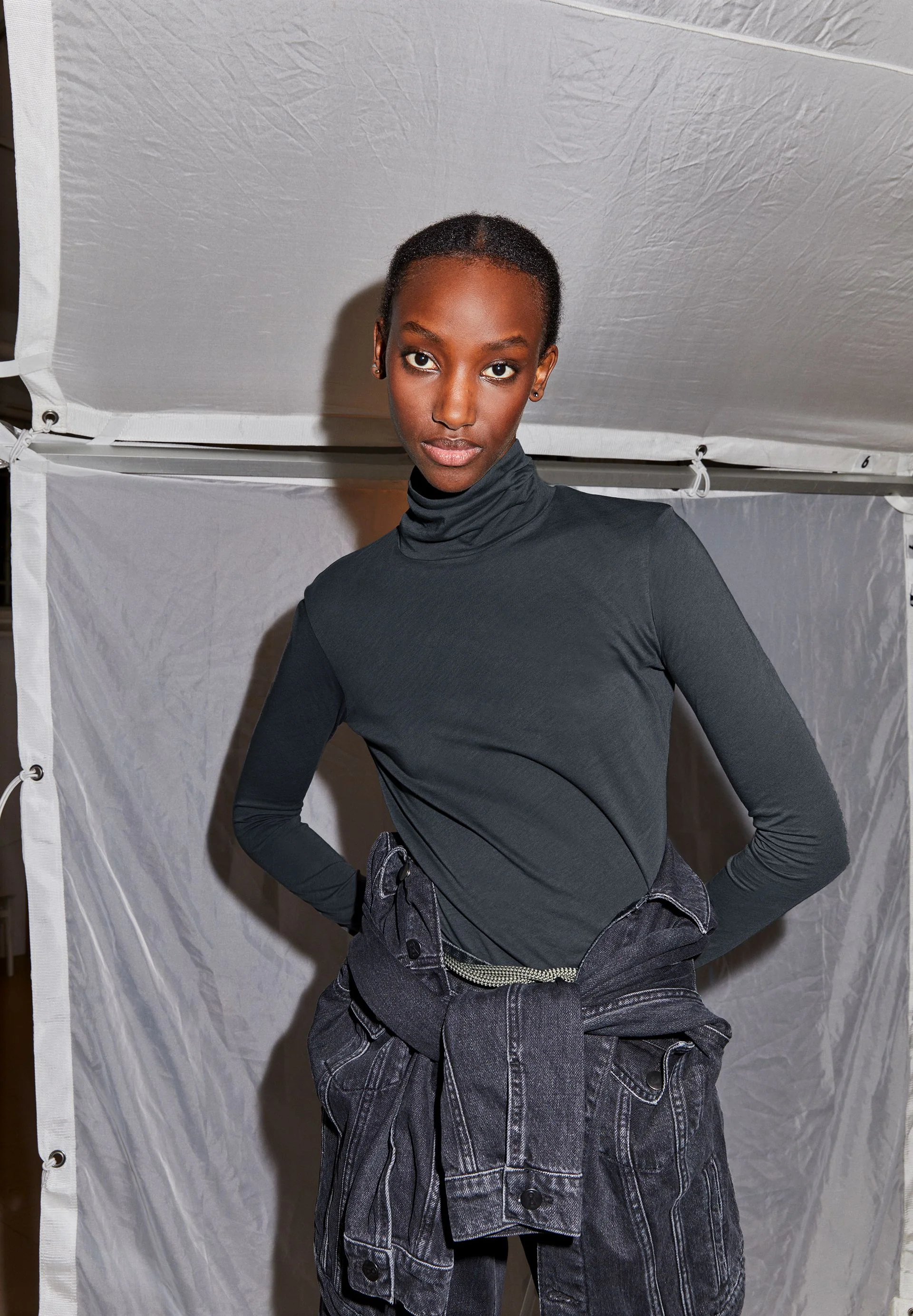 Thumb 4